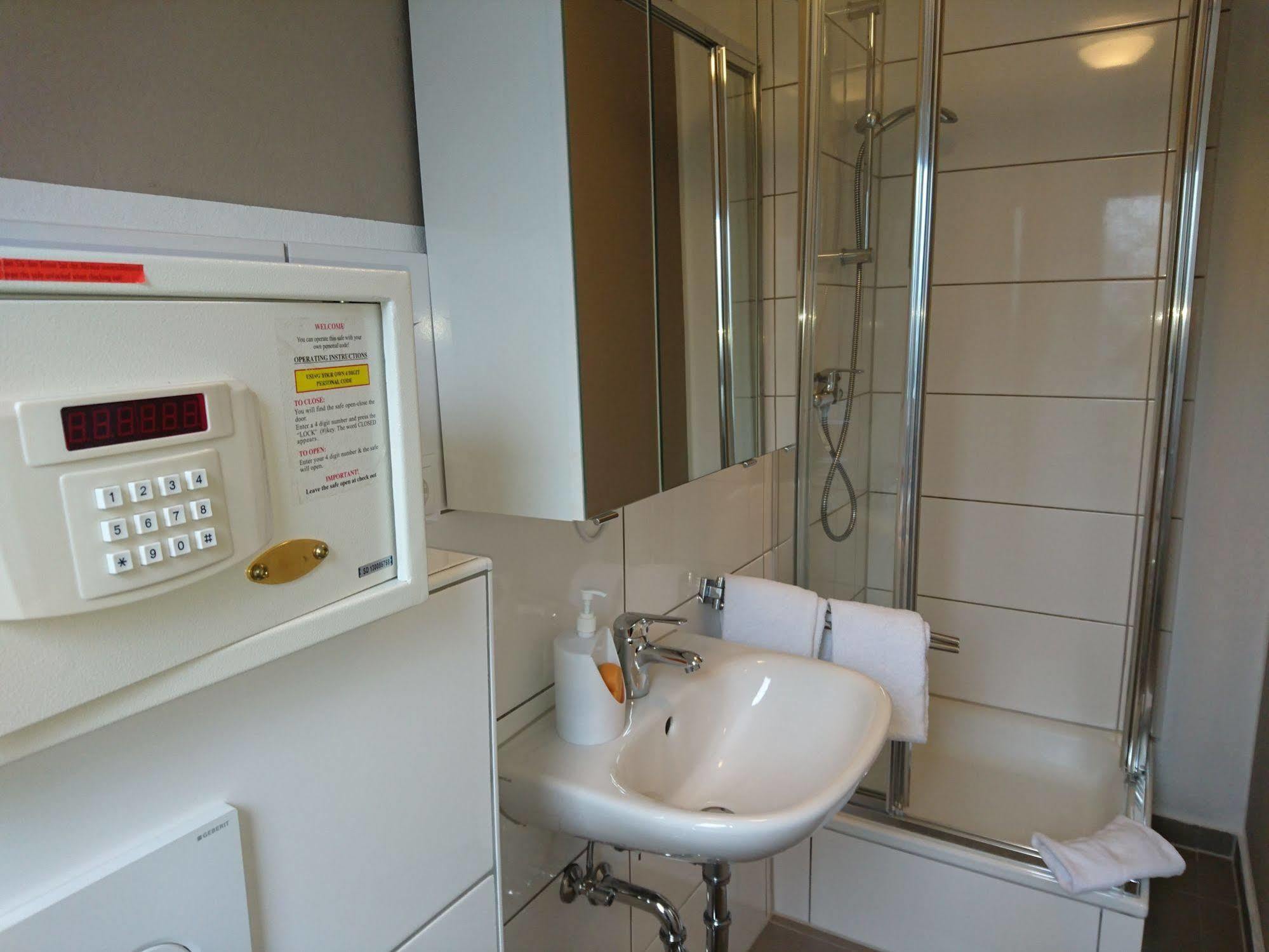 Budapester Hof Gaestehaus Hamburg Luaran gambar